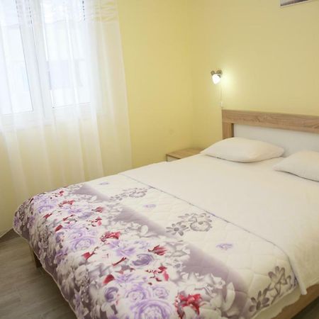 Apartments Mira Tivat Exterior foto