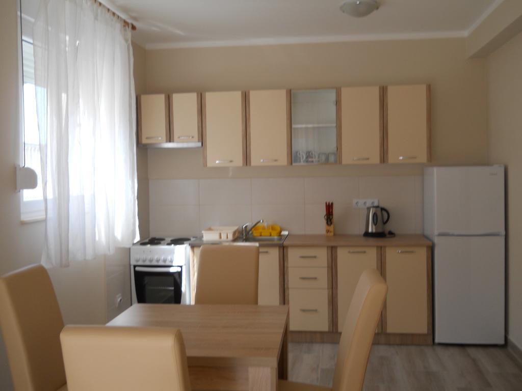 Apartments Mira Tivat Exterior foto