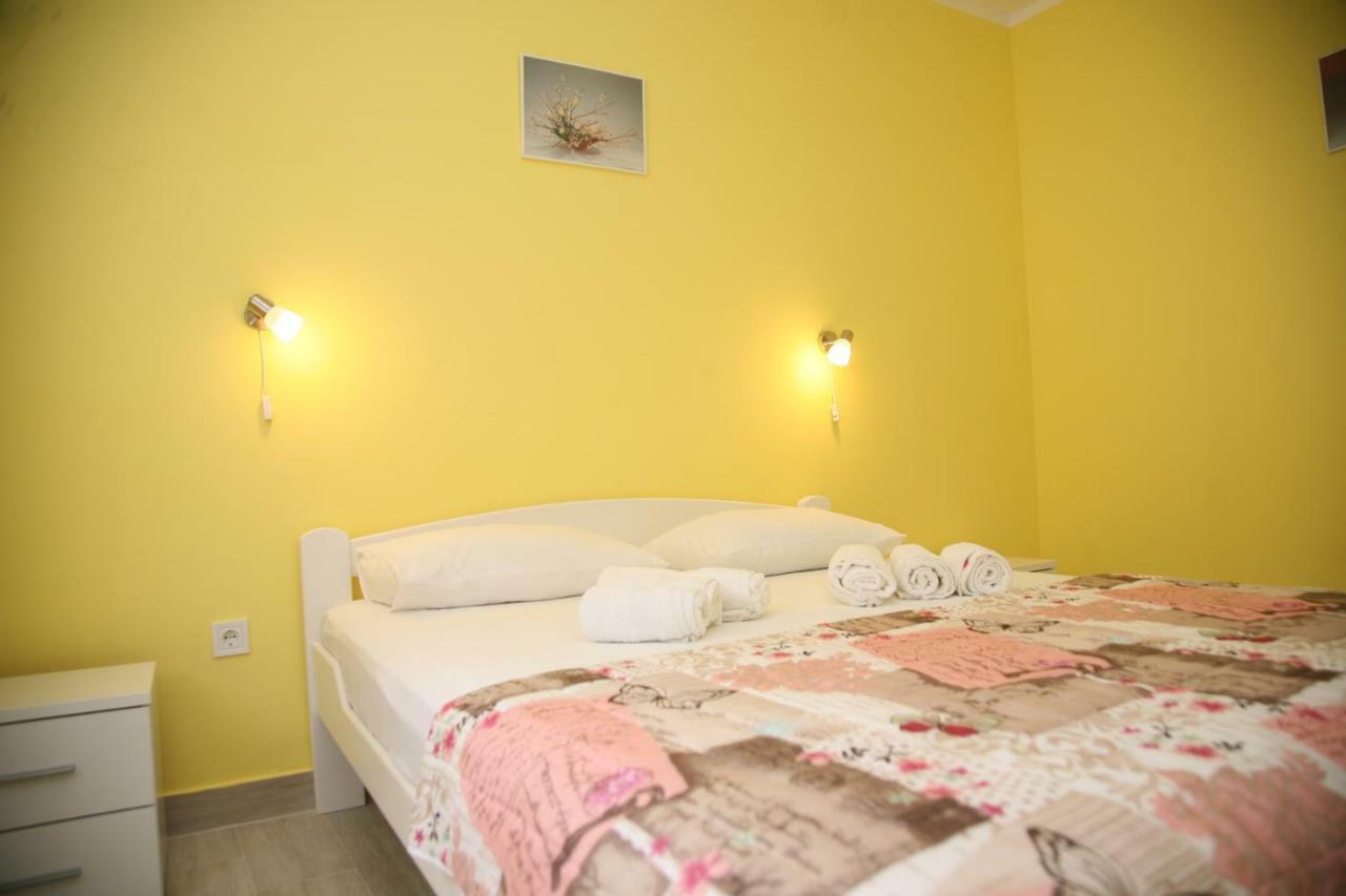 Apartments Mira Tivat Exterior foto